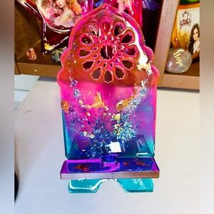 Handmade phone stand Resin 2 parts
